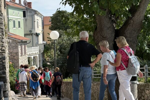 put-u-omisalj-knap-19