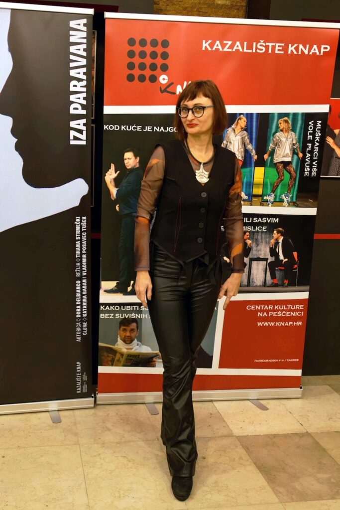 IZA PARAVANA - premijera (10)-min