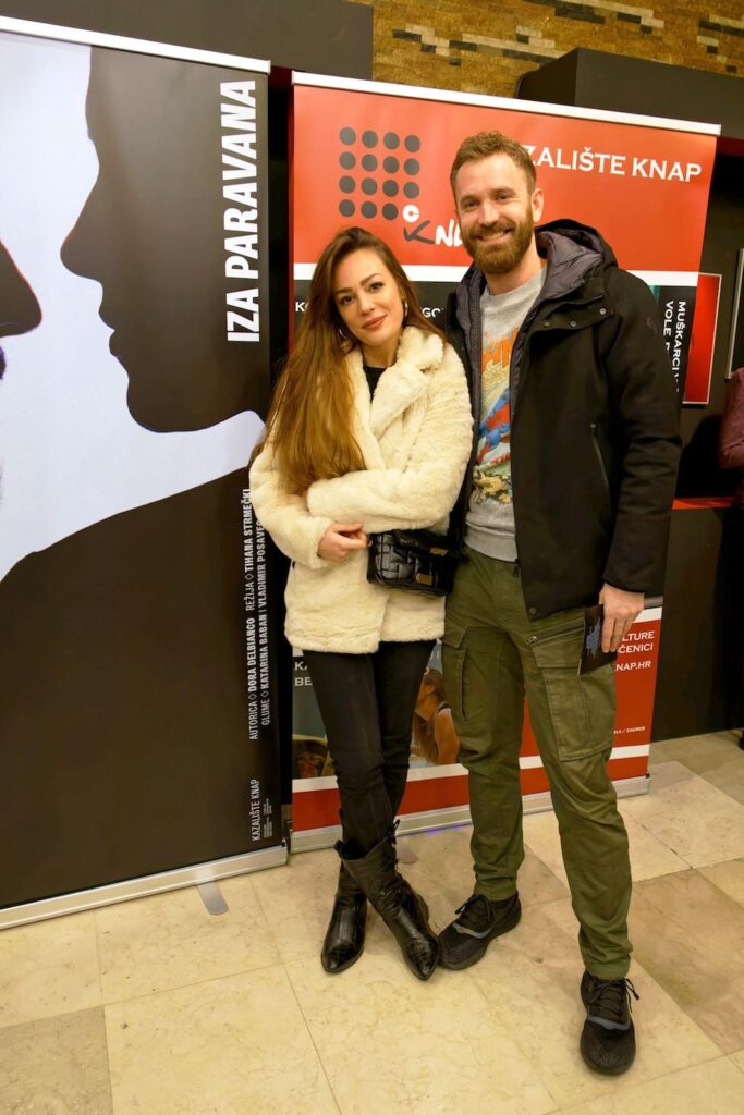 IZA PARAVANA - premijera (5)-min