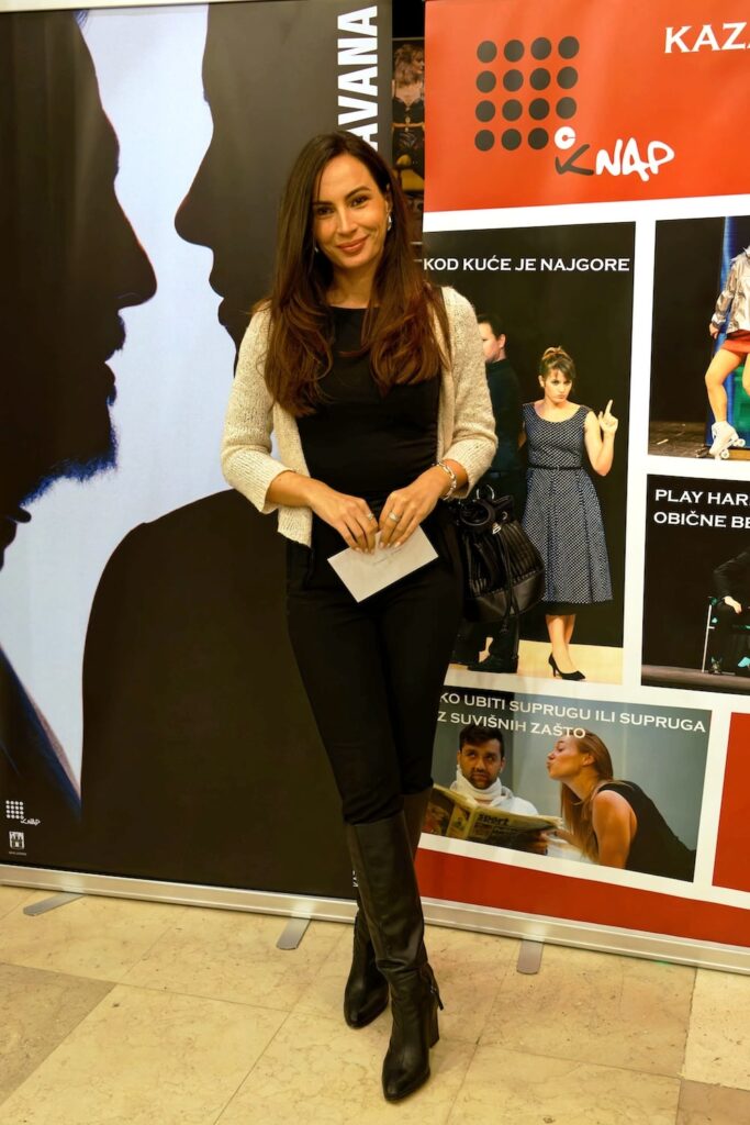 IZA PARAVANA - premijera (8)-min